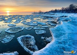 Stany Zjednoczone, Michigan, Point Aux Barques, Jezioro, Lake Huron, Zima, Kry, Lodowe, Wschód słońca