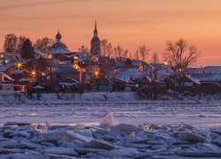 Zima, Rzeka Wołga, Śnieg, Lód, Domy, Cerkiew, Światła, Drzewa, Kostroma, Rosja