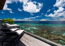 Kurort na Malediwach z widokiem na ocean
