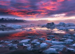 Islandia, Park Narodowy Vatnajökull, Laguna lodowcowa Jökulsárlón, Jezioro, Zima