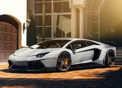 Lamborghini Aventador LP700-4