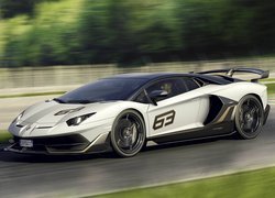 Lamborghini Aventador SVJ na drodze