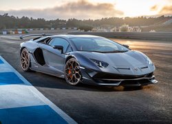 Lamborghini Aventador SVJ, Przód, Tor