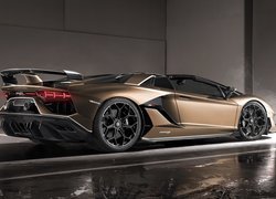 Lamborghini Aventador SVJ Roadster bokiem