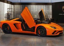 Lamborghini Aventador z otwartymi drzwiami