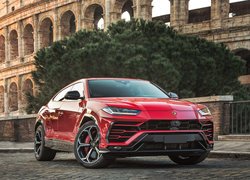 Lamborghini Urus rocznik 2021