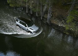 Land Rover Defender, 2020, Rzeka