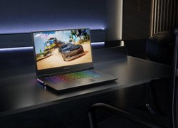 Laptop, Ekran, Gra Forza Horizon 3, Stolik