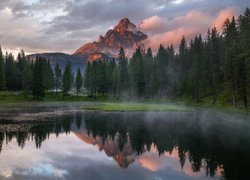 Las dookoła jeziora Antorno Lake i Masyw Tre Cime di Lavaredo