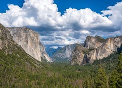 Dolina, Yosemite Valley, Park Narodowy Yosemite, Góry, Drzewa, Lasy, Chmury, Stan Kalifornia, Stany Zjednoczone