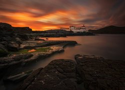 Latarnia morska Cromwell Point na irlandzkiej wyspie Valentia