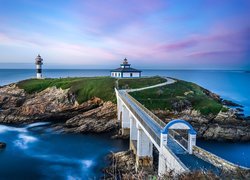 Latarnia morska Faro de Tabarca na hiszpańskiej wyspie Isla Pancha