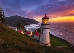 Zachód słońca, Latarnia morska, Heceta Head Lighthouse, Stan Oregon, Stany Zjednoczone