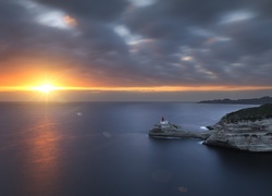 Latarnia morska La Madonetta w Bonifacio na Korsyce