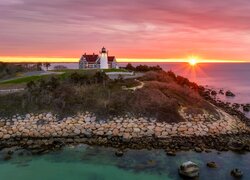 Latarnia morska Nobska Point Light nad Zatoką Cape Cod Bay