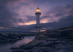 Latarnia morska Phare des Paquis nad Jeziorem Genewskim