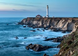 Wybrzeże, Morze, Skały, Latarnia morska, Point Arena Lighthouse, Hrabstwo Mendocino, Kalifornia, Stany Zjednoczone