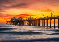 Morze, Fale, Molo, Huntington Beach Pier, Zachód słońca, Huntington Beach, Kalifornia, Stany Zjednoczone