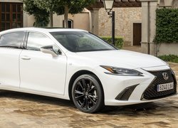 Lexus ES Hybrid F Sport rocznik 2021