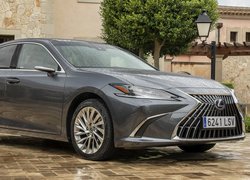 Lexus ES Hybrid, 2021, Deszcz