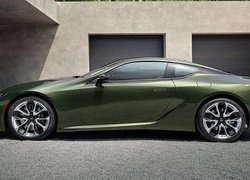 Lexus LC 500 bokiem