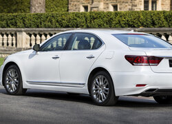 Lexus Seria LS