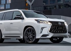 Lexus LX S