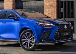 Lexus NX F Sport bok