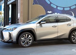 Lexus UX200