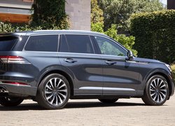 Lincoln Aviator bokiem