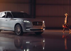 Lincoln Aviator Shinola, Concept, Kobieta