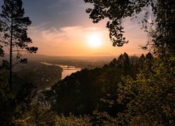 Linz nad Dunajem o wschodzie słońca