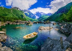 Góry, Jezioro Bondhusvatn, Kamienie, Skały, Łódka, Lasy, Norwegia