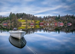 Norwegia, Gmina Eigersund, Rogaland, Łódka, Domy, Skały, Drzewa Morze