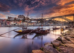 Portugalia, Porto, Rzeka Duero, Most Ponte Dom Luís I, Łódki