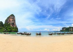 Morze Andamańskie, Plaża Railay Beach, Skały, Prowincja Krabi, Tajlandia, Drzewa, Łódki