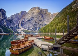 Włochy, Jezioro Pragser Wildsee, Lago di Braies, Łódki, Pomost, Góry, Dolomity