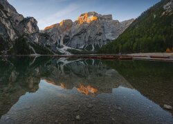 Góry, Dolomity, Jezioro, Braies Lake, Łódki, Drzewa, Włochy