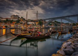 Portugalia, Porto, Rzeka Duero, Łodzie, Most Ponte Dom Luís I, Domy