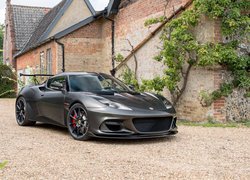 Lotus Evora, Dom