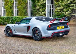 Lotus Exige Sport 380 przed domem