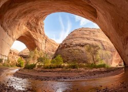 Łuk Jacoba Hamblina nad rzeką Coyote Gulch w Utah