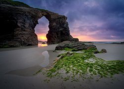 Plaża As Catedrais, Plaża Katedr, Ocean Atlantycki, Morze, Gmina Ribadeo, Prowincja Lugo, Galicja, Hiszpania, Skała, Łuk, Omszałe, Skały