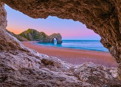 Łuk wapienny Durdle Door na angielskim wybrzeżu w hrabstwie Dorset