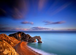 Łuk wapienny Durdle Door na Wybrzeżu Jurajskim w Anglii