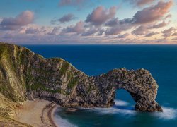 Anglia, Hrabstwo Dorset, Morze, Wybrzeże Jurajskie, Skały, Łuk wapienny, Durdle Door, Chmury