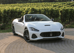 Maserati Gran Cabrio MC Centennial Edition rocznik 2014