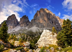 Masyw Sassolungo we włoskich Dolomitach