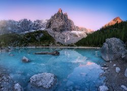 Masyw Sorapiss i jezioro Sorapis