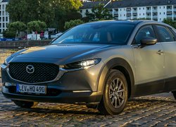 Mazda CX-30, Przód